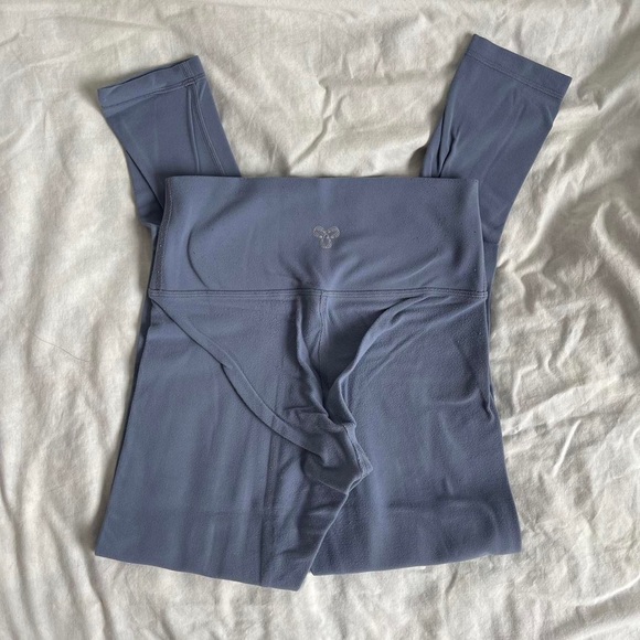 aritzia tna butter blue leggings - Picture 2 of 3